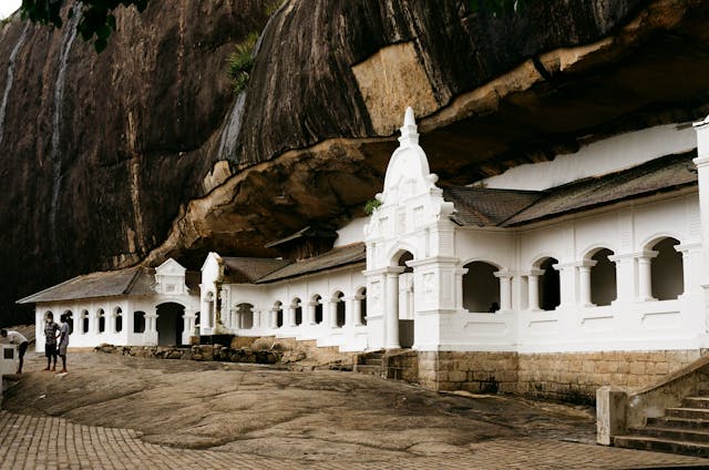 Dambulla Cave Temple (1) sm