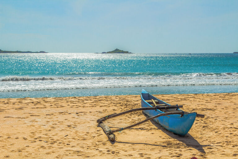 Aboriginal,Boat,On,The,Sandy,Shores,Of,The,Indian,Ocean